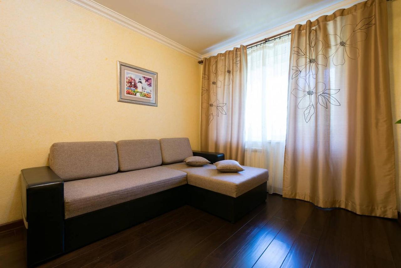 Nadezhda Apartments In Touristic Area, On The Dostyk Avenue 89 Almaty Exterior foto