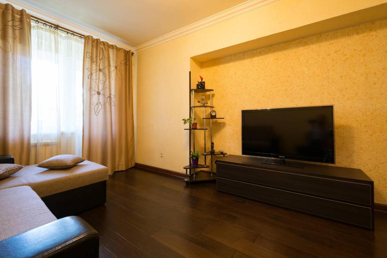 Nadezhda Apartments In Touristic Area, On The Dostyk Avenue 89 Almaty Exterior foto